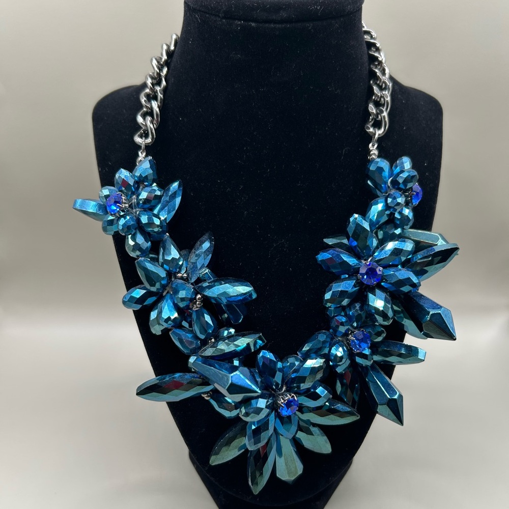 NWT Masterpiece Gunmetal Statement Necklace. STUNNING with Prism Blue Beads!
